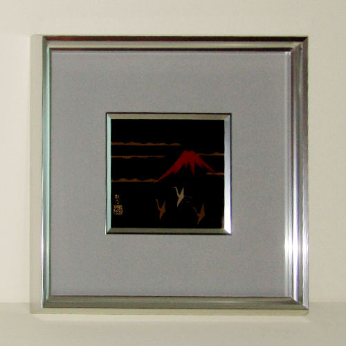 輪島塗 漆額(パネル) -赤富士・飛び鶴の蒔絵仕上げ- [黒色] アルミ枠、梨地