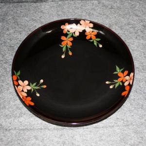 輪島塗 大皿 -しだれ桜の蒔絵仕上げ- [内外黒タメ色] 螺鈿入り