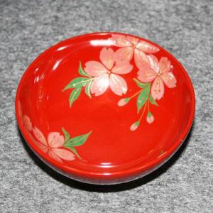 輪島塗 ぐい飲み 丸大形 -しだれ桜の蒔絵仕上げ- [内外朱色]