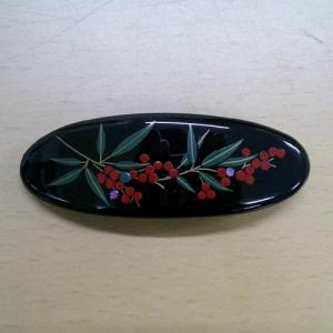 輪島塗 バレッタ 小判形 -南天の蒔絵仕上げ- [内外黒色]