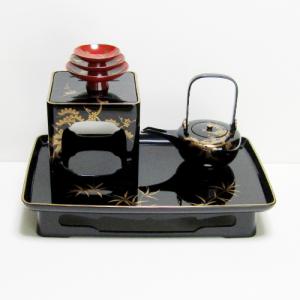 《R》輪島塗 黒塗 菊桐紋 屠蘇器 三ツ揃 木製漆器 木箱　（230522H5）