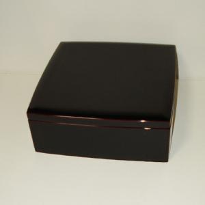 輪島塗 弁当箱 (1段)  角形 -無地- [内面朱色/外面黒タメ色] 胴張り式