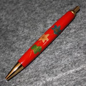 輪島塗 ボールペン -雪割草の蒔絵仕上げ- [朱色] 螺鈿・切り金入り