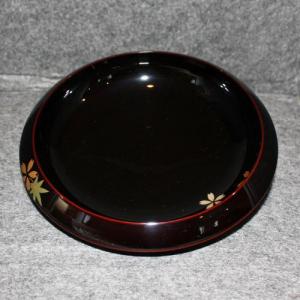 輪島塗 菓子器 鉄鉢形 -春秋の蒔絵仕上げ- [内外黒タメ色]