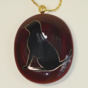 輪島塗 ペンダント 楕円型 -犬/三本線の両面蒔絵仕上げ- [朱タメ色] 梨地
