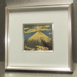 輪島塗 漆額 (パネル) -飛行機から見た富士山の蒔絵仕上げ- [黒色] アルミ枠、梨地