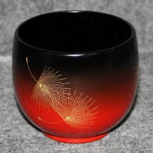 輪島塗 フリーカップ -飛花の沈金仕上げ- [内黒/外黒 (上)・朱色 (下) のグラデーション]